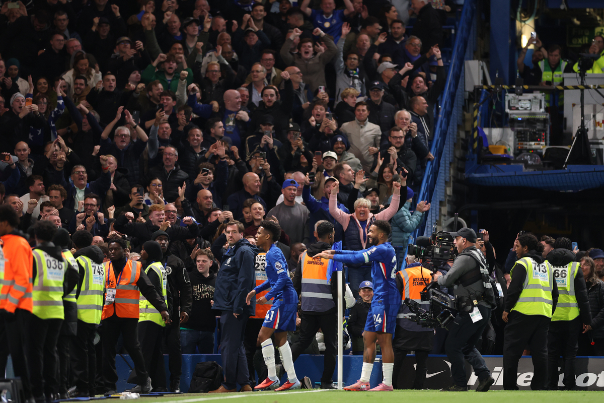 Napoli'de Chelsea taraftarlarına saldırı, gerilim yükseldi