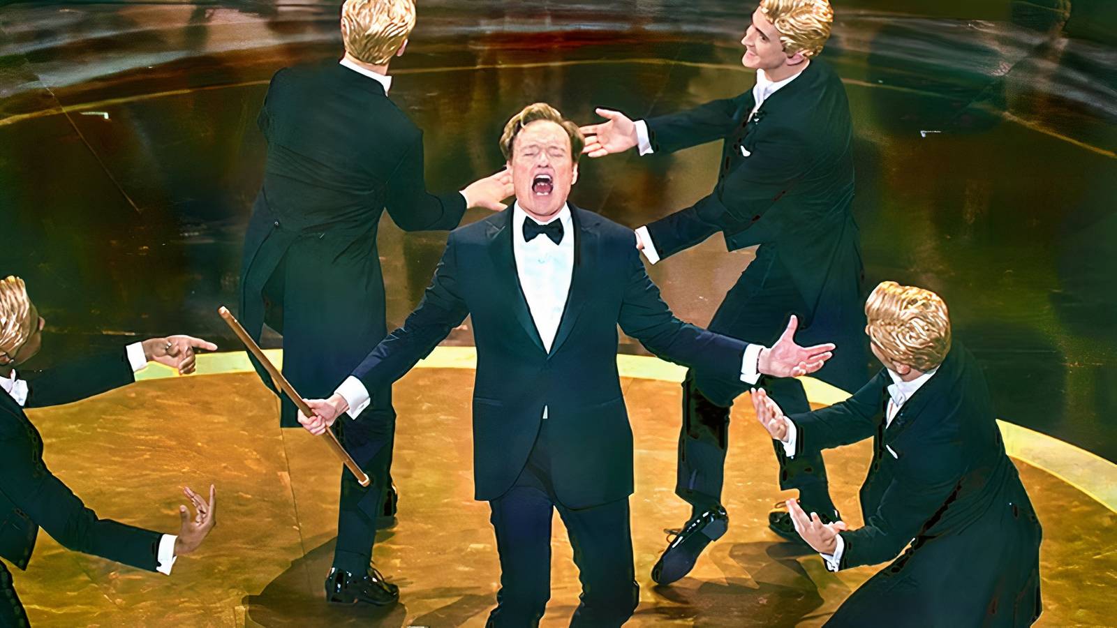 Siyasi malzeme, komedyeni kör ediyor