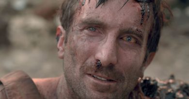 Derinlikli hikaye, görsel efektler, distopik gelecek, düşündürücü