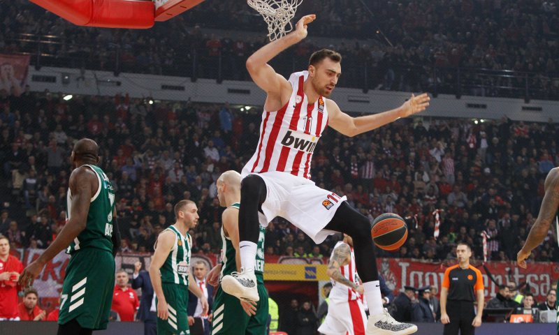 Yeşil-beyaz, kırmızılı-beyaz; basketbolun coşkusu dorukta