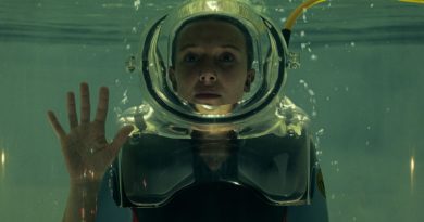 Karanlık kaldı, gelecek belirsiz, Hawkins'te bir şeyler devam ediyor