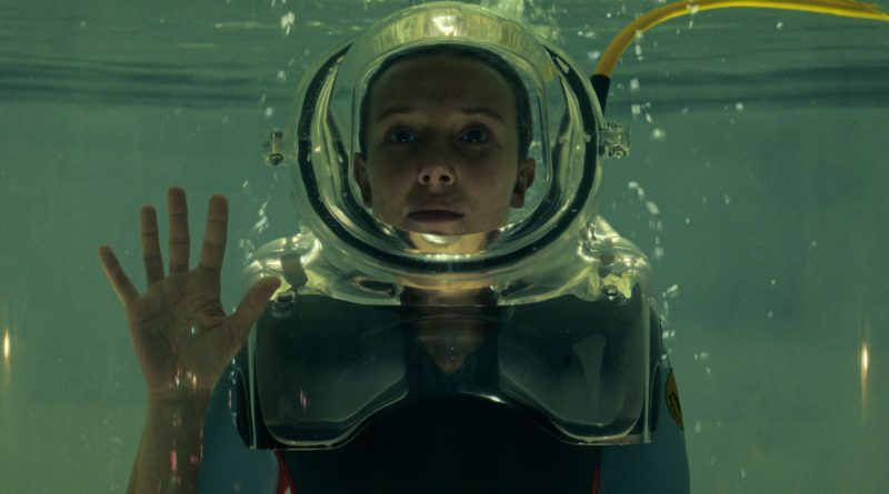 Karanlık kaldı, gelecek belirsiz, Hawkins'te bir şeyler devam ediyor