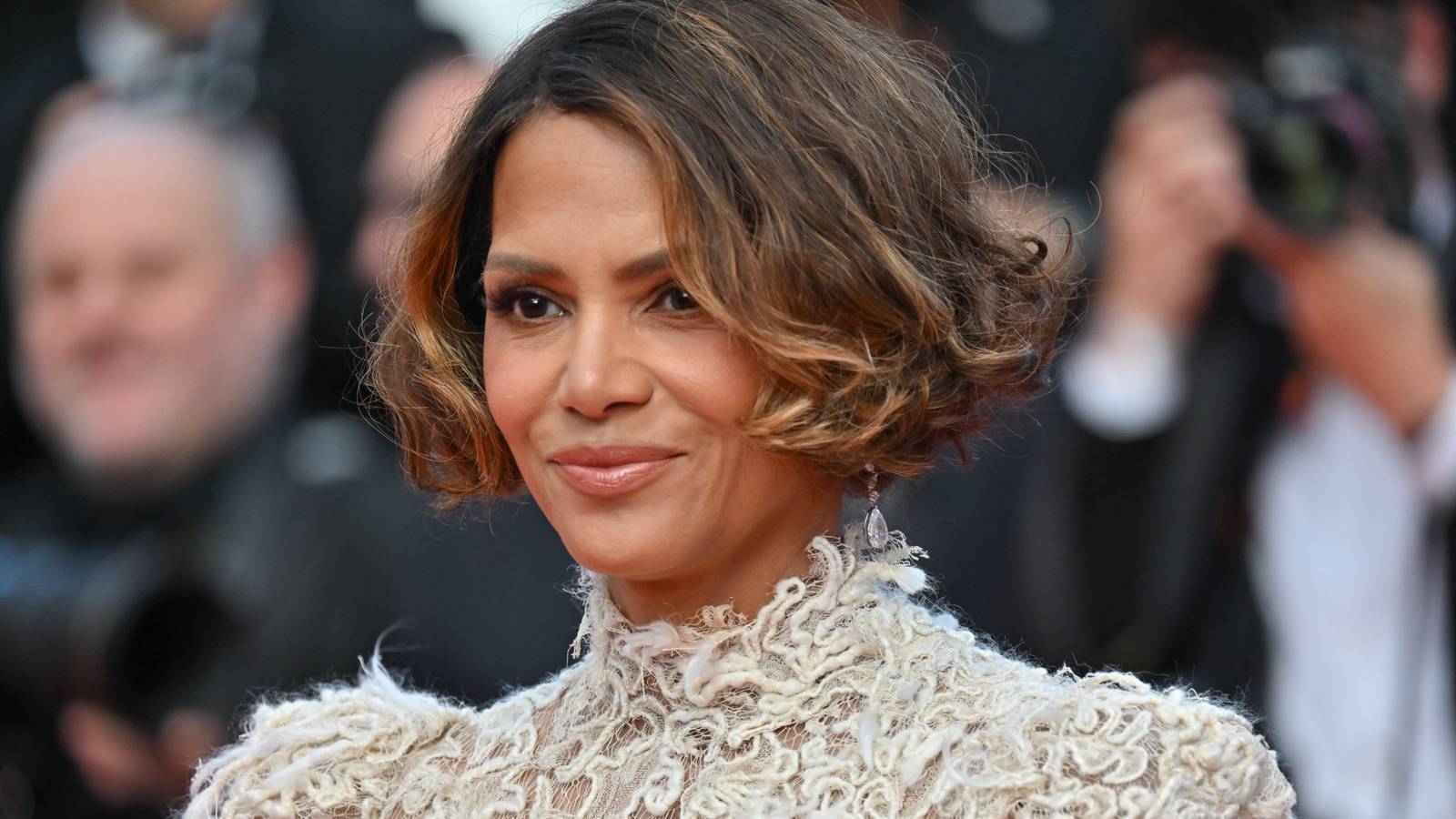 Halle Berry'den siyasi gerilim, Apple TV'de yeni bir soluk