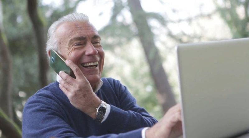 Yaratıcılıkta sınır yok, davetinizi iPhone'da tasarlayın!