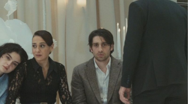 Gözler ekrana kilitli, heyecan dorukta, kader ağlarını örüyor