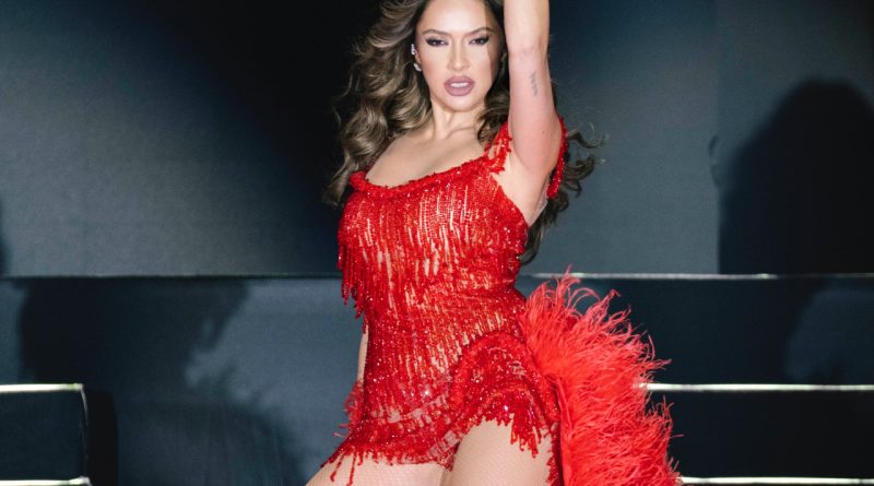 Kıbrıs'ta ışıklar, müzik, Hadise coşkusu!