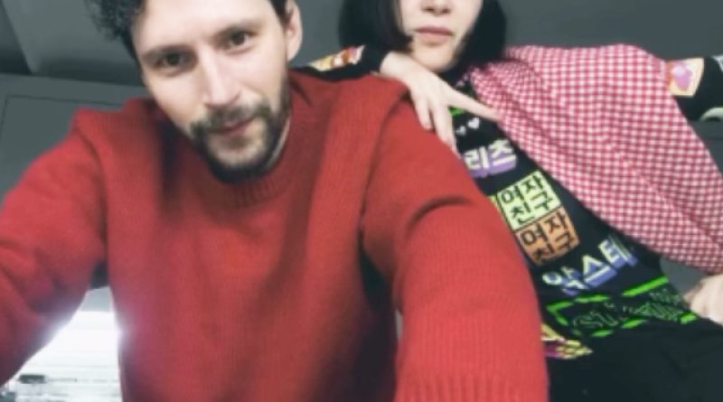 Gülüşler, anlar, yeni bir başlangıç, mutluluk