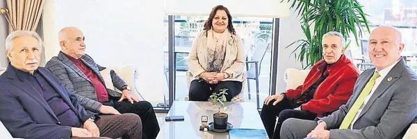 Ambaryolu Caddesi'nde yılbaşı coşkusu, ekonomi canlandı, bereket var