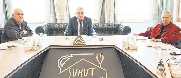 Ambaryolu Caddesi'nde yılbaşı coşkusu, alışveriş neşesi yükseliyor