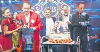 Coşku, ışıklar, şarkılarla dolu bir yeni yıl gecesi