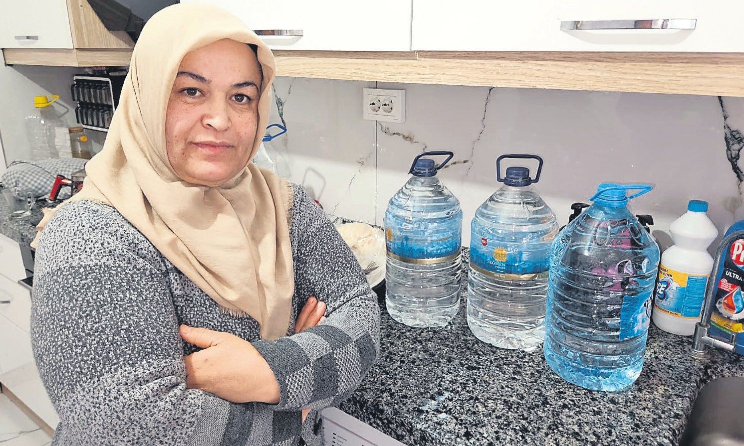 Susuzlukla mücadele, umutsuz bekleyiş, dayanışma çabası