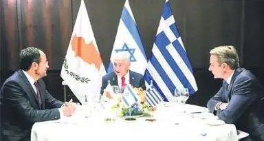 Kasklar, ittifaklar, Brigitte Bardot Farklı dünyaların kesişimi