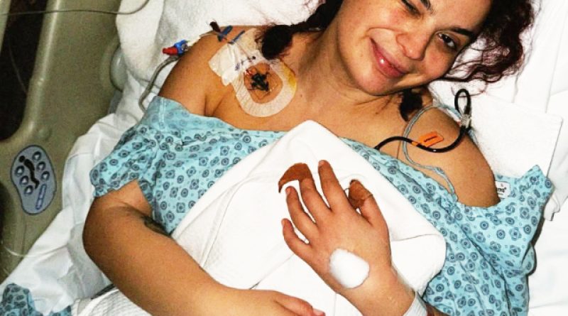 Güçlü kadın, hayata tutundu, umut dolu bir nefes