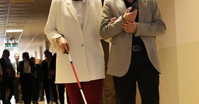 Kampüste görme engelli bireylere yapay zeka destekli bağımsızlık