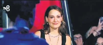 Şarkılar, şovlar, tepkiler; yılbaşı ekranları karıştı