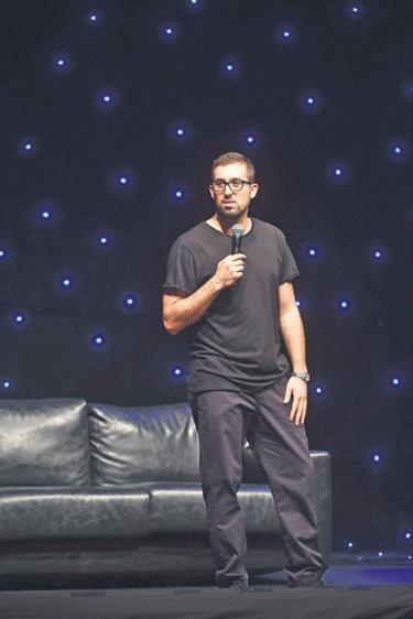 Sahne ışıkları, müzik, sanat, coşku, anı