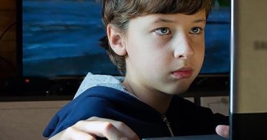 Ekranlar değil, iletişim önceliğimiz olsun, çocuklarımızla birlikte büyüyelim