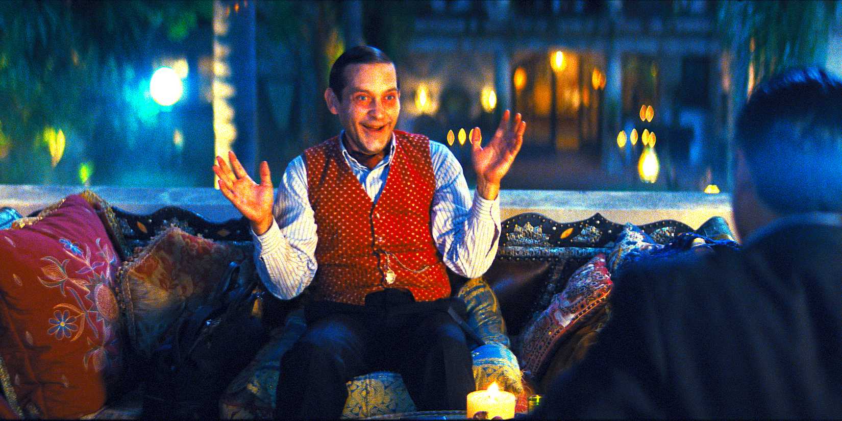 Altın çağa yolculuk, ışıklar, hayaller, tozlu anılar