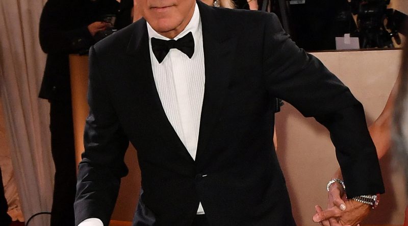 Sanatçı eleştirisinde sınır tanımamalı, saygı önceliği olmalı