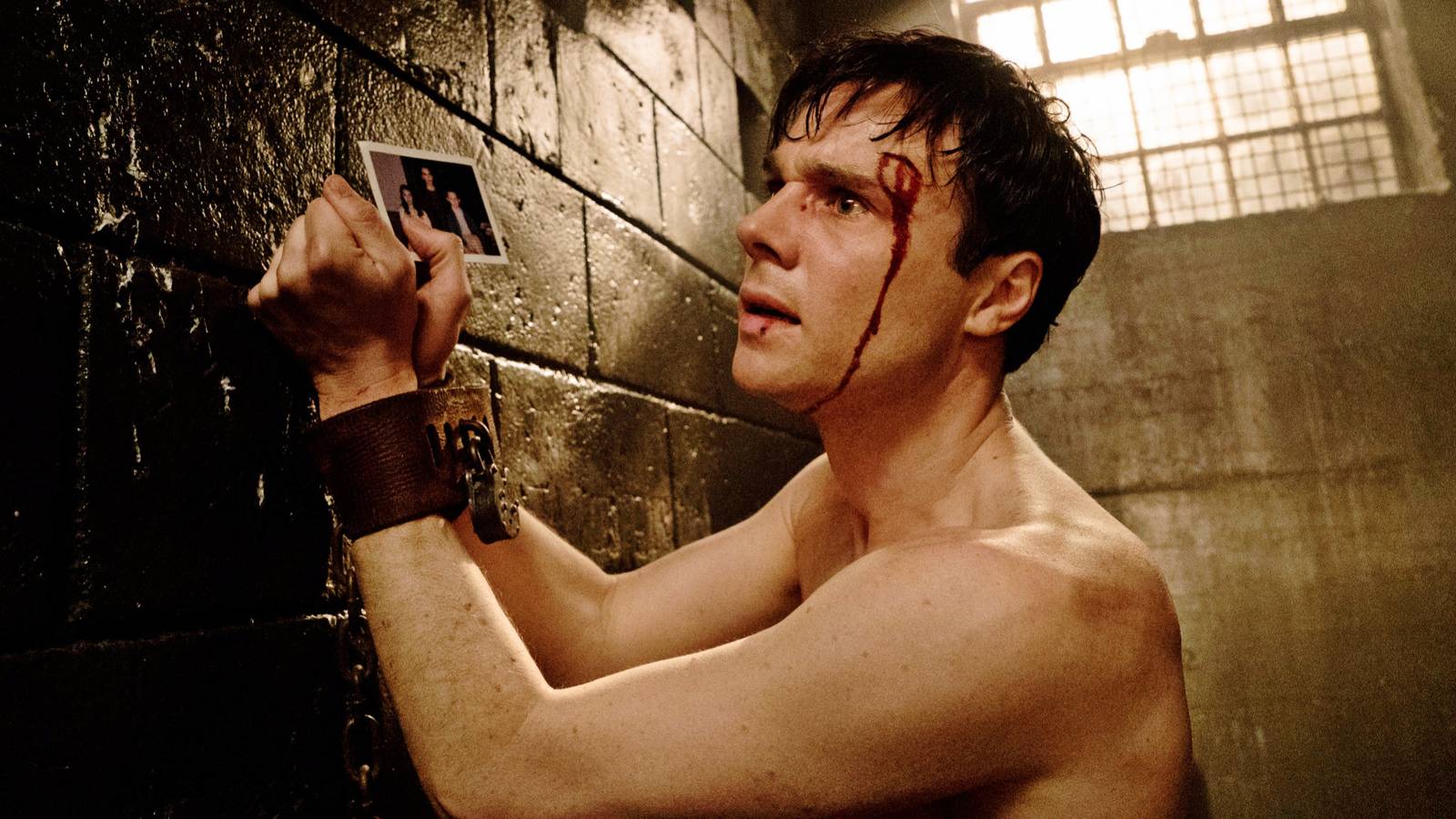 Geçmişle gelecek, gizem ve tehlike iç içe