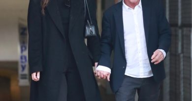 Alışverişte romantik anlar, yaş farkı göze çarpıyor