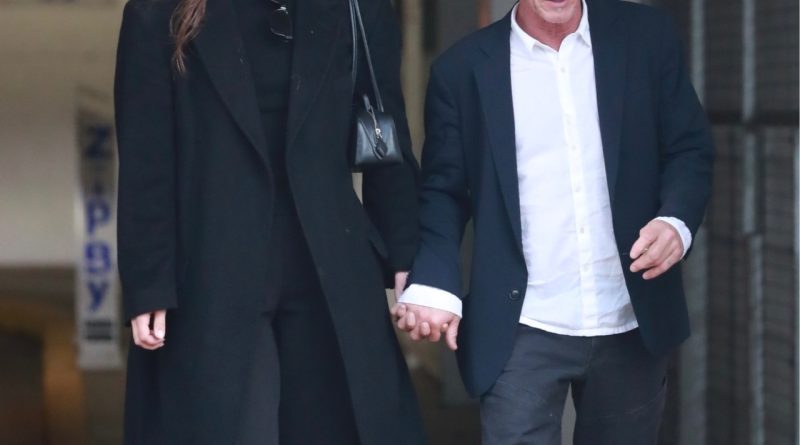 Alışverişte romantik anlar, yaş farkı göze çarpıyor