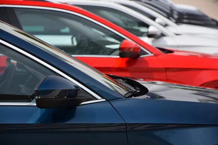 Rekabet artıyor, otomobil fiyatları düşecek mi merakı!