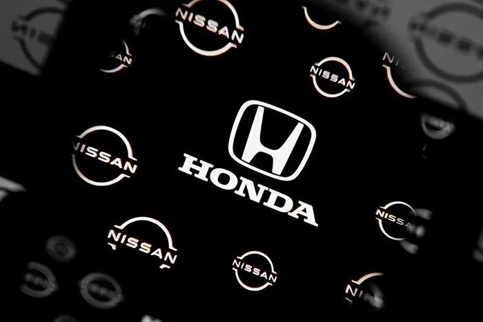 Otomotiv devleri birleşiyor, gelecek belirsiz, piyasalar izliyor