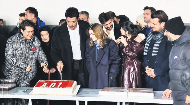 Pasta kesildi, neşe dorukta, yeni başarılar dileriz!