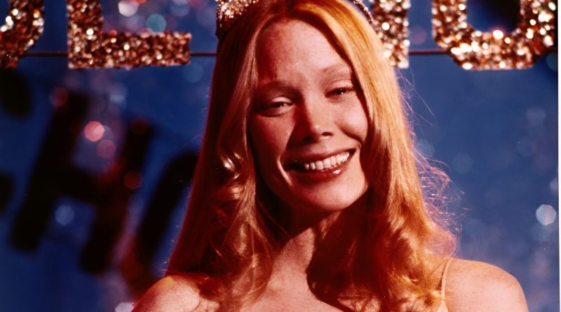 Korku, nostalji ve Flanagan'ın dokunuşuyla Carrie yeniden doğuyor