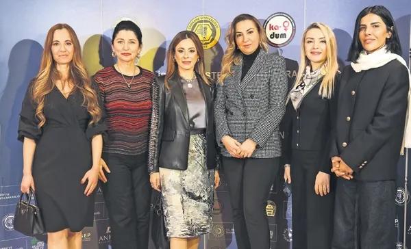 Gizemli gül, yeni başlangıç mı? Aşk kokusu havada