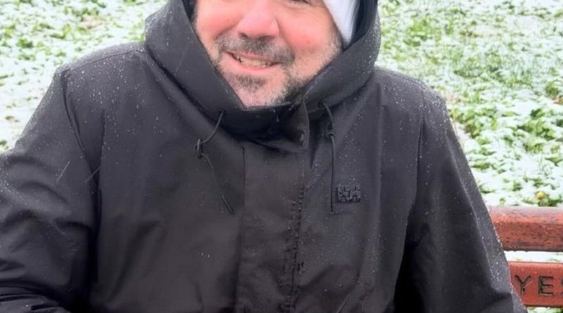 Beyaz örtü altında neşeli adımlar, kışın büyüsü