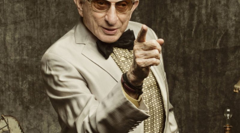 Usta sanatçıya acil şifalar, dualarımızda