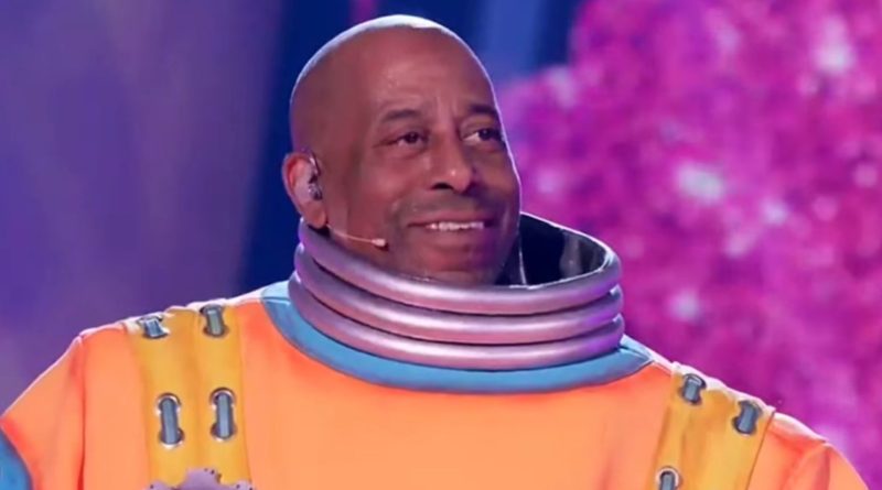 Gizem çözüldü, Handyman aslında Tone Lōc!