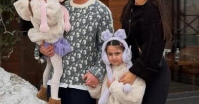 Ailecek mutluluk pozunda, yeni bir başlangıç haberi