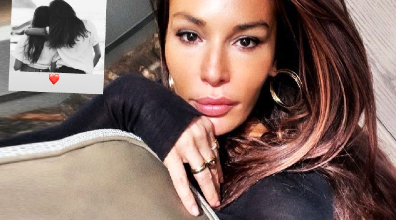 Annesinin gözyaşları, kızına fısıldanan sevgi sözcükleri