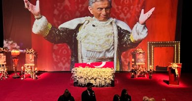 Tiyatro ışıkları söndü, büyük bir ustaya veda