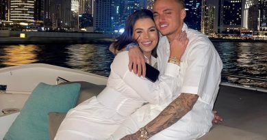 Hollandalı yıldız, sevgilisi ve çocuklarıyla mutlu yüzler