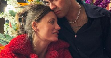 Aşk, kahve kokusu ve rengarenk çiçekler