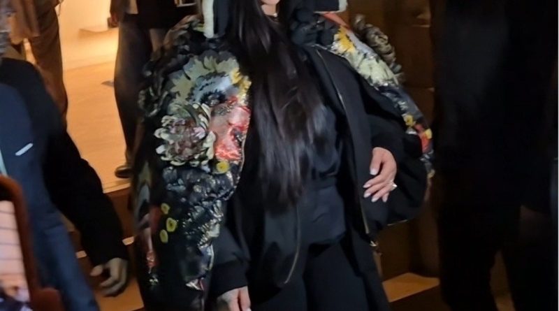 Gece ışığında Paris, Rihanna'nın alışveriş keyfi