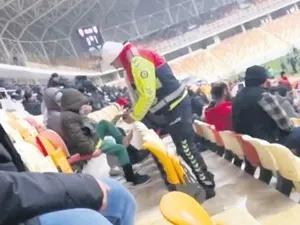 İskelet mi? İkinci el mi? Merak uyandıran ilginç bir satış!