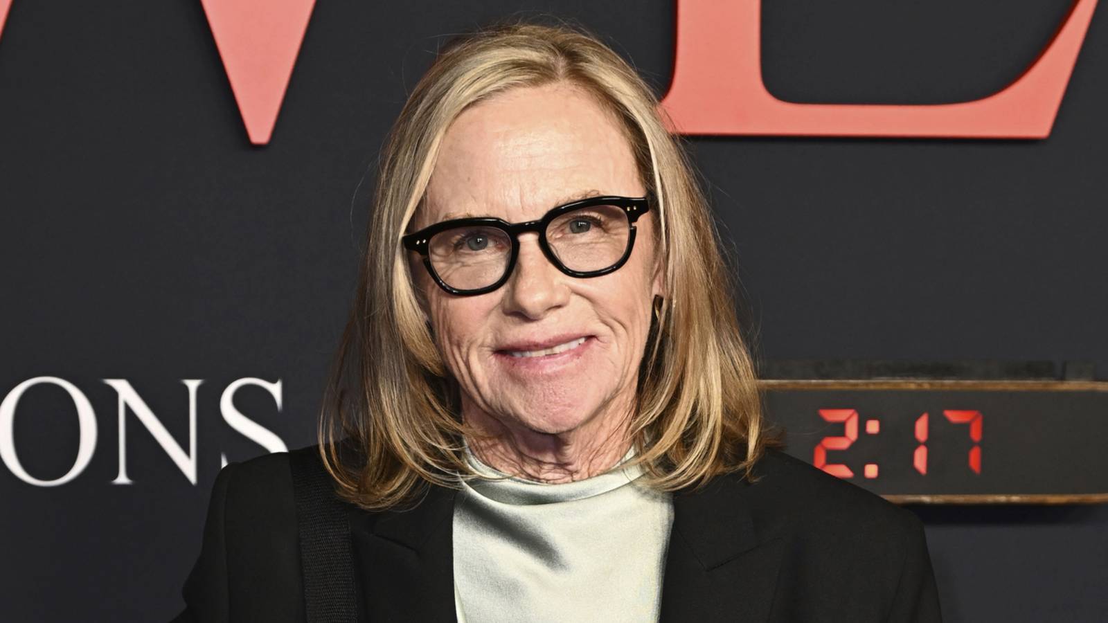 Gerilim yükseliyor, Amy Madigan geliyor, yeni bir Netflix dizisi
