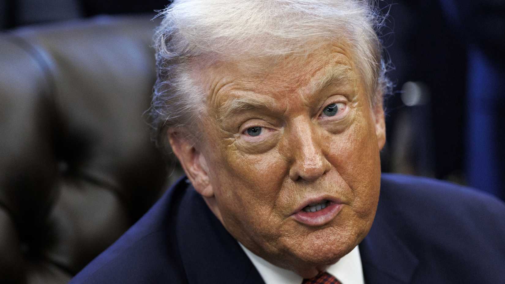 Tartışmalı ada devri, eski başkanın sert tepkisini çekti