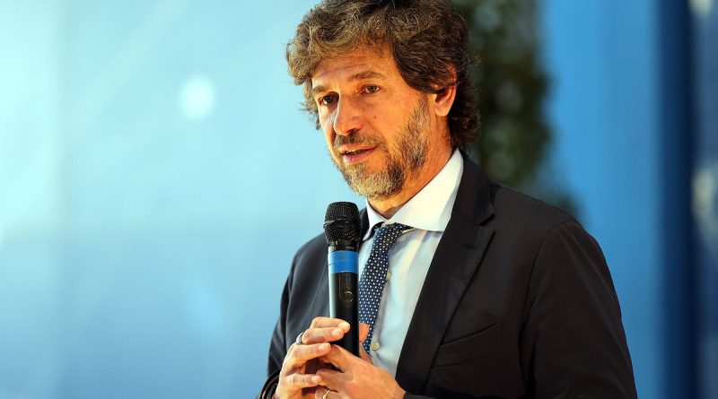 İskoç yıldız, İtalya'da parlıyor, efsaneden övgü dolu sözler