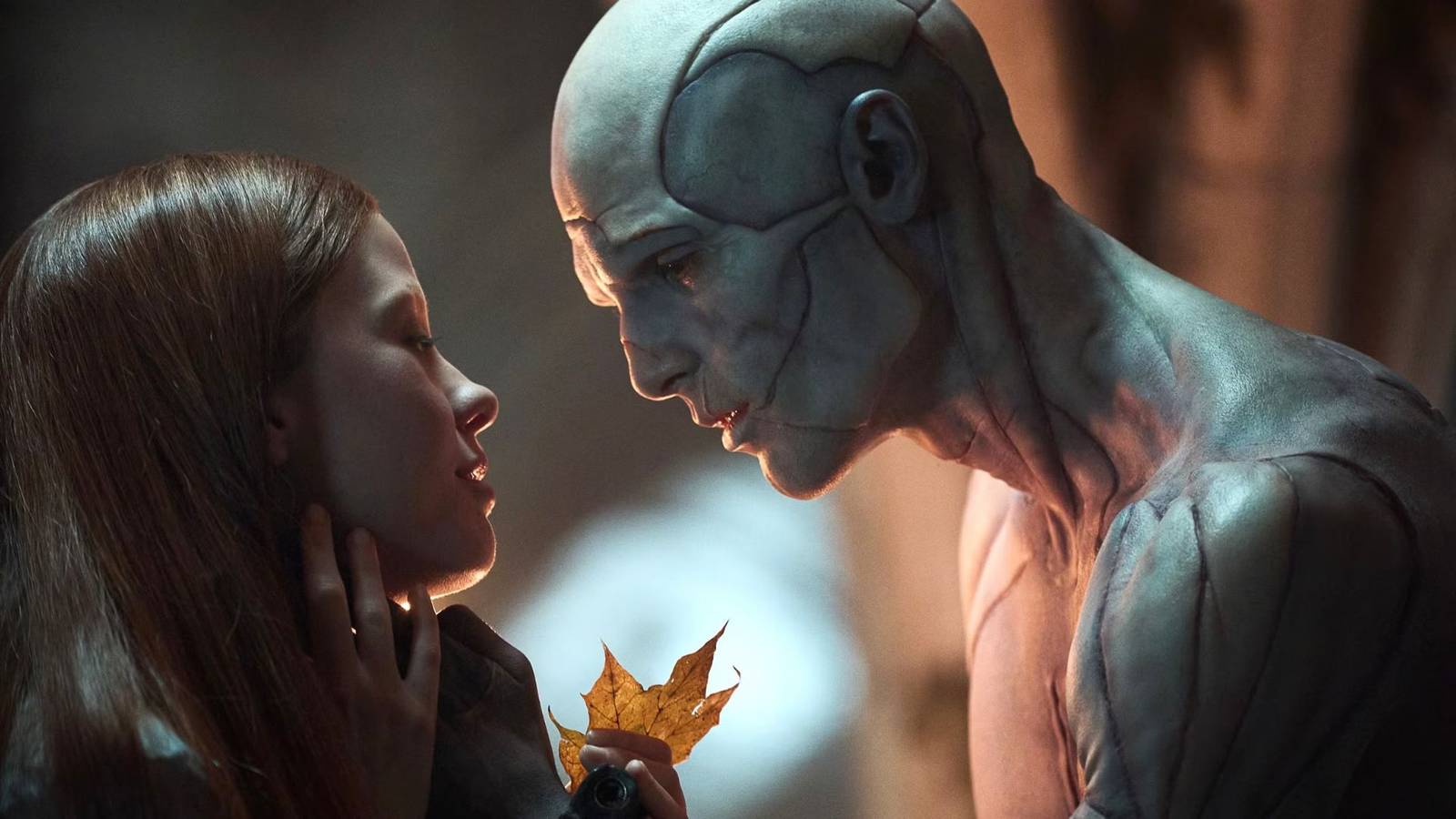 Yeniden doğuş, karanlık, gotik, del Toro'nun imzasını taşıyor