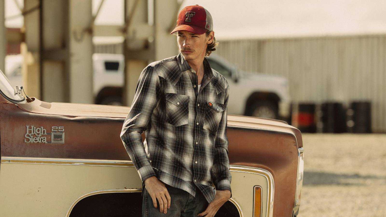 Aşk mı, karma mı? Gelecek belirsiz, bakışlar anlamlı