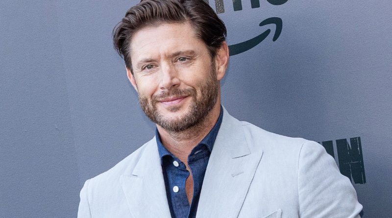 Süper kahraman hayali, Ackles'ın Batman tutkusu devam ediyor