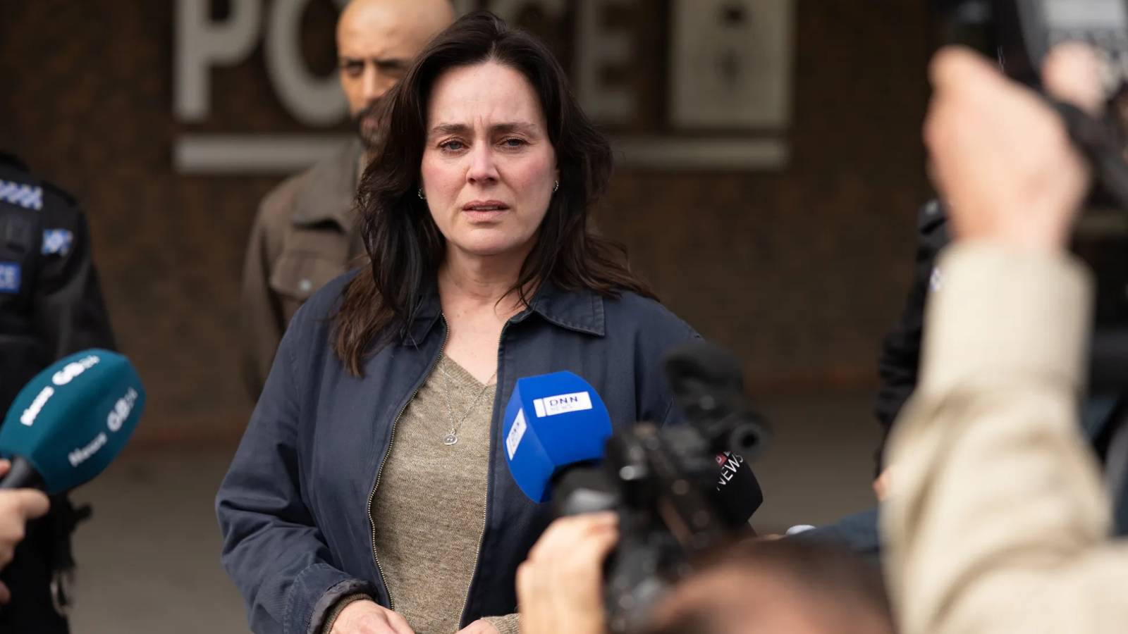 Kaçırılan genç kız, gerilim dorukta, Alfie Allen'ın performansı parlıyor