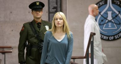 Gizem, bilim ve karmaşık hikayelerle büyüleyen bir yapım