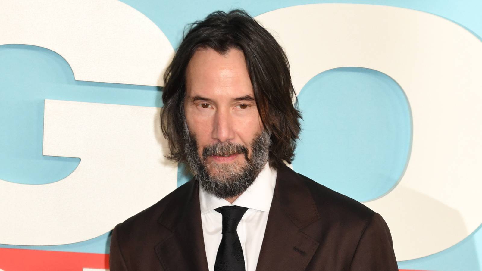 Keanu'nun Constantine'i geri döndü, karanlık ve büyüleyici